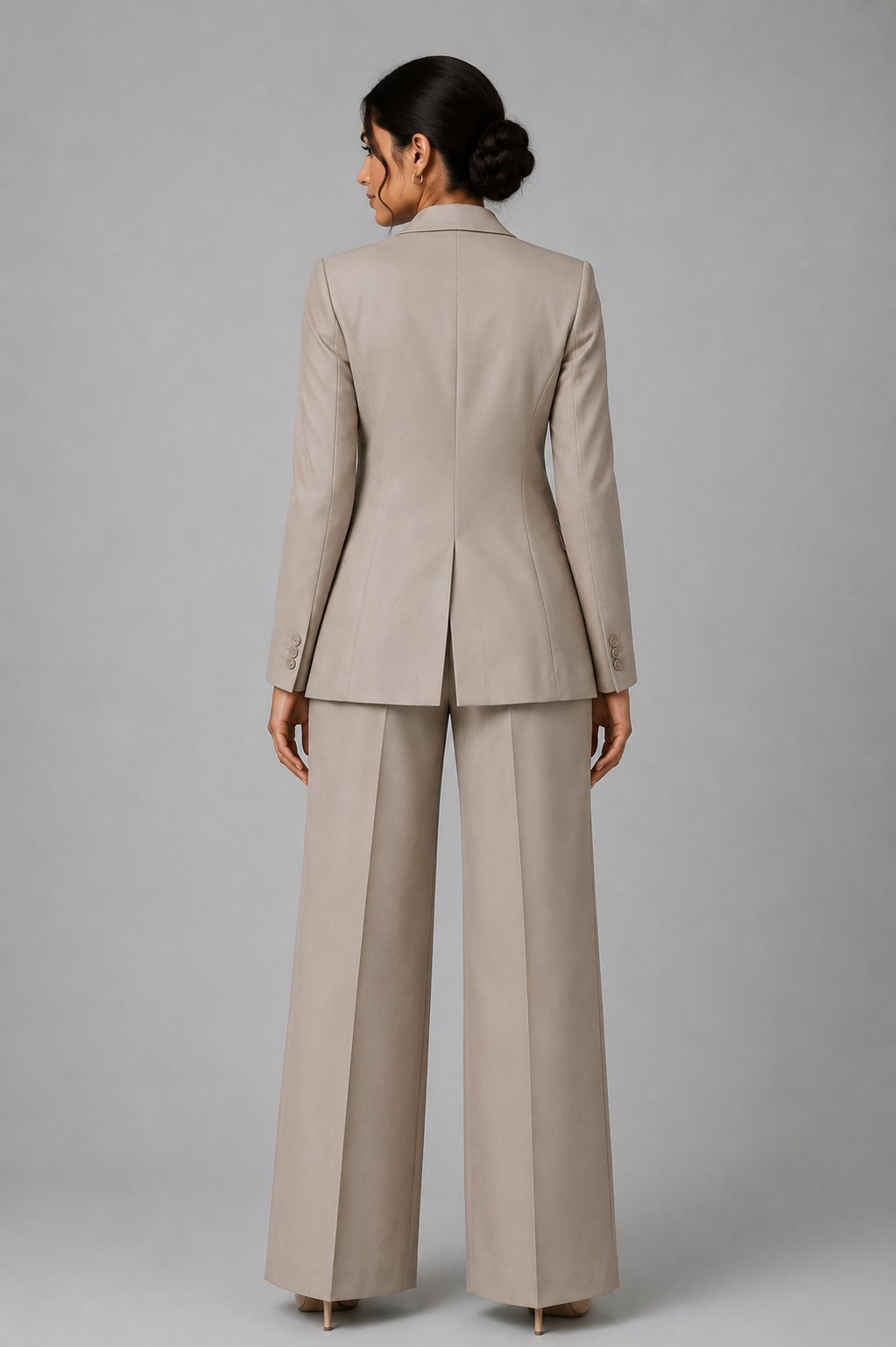 TAUPE BEIGE WOMEN’S TAILORED SUIT - Image 3