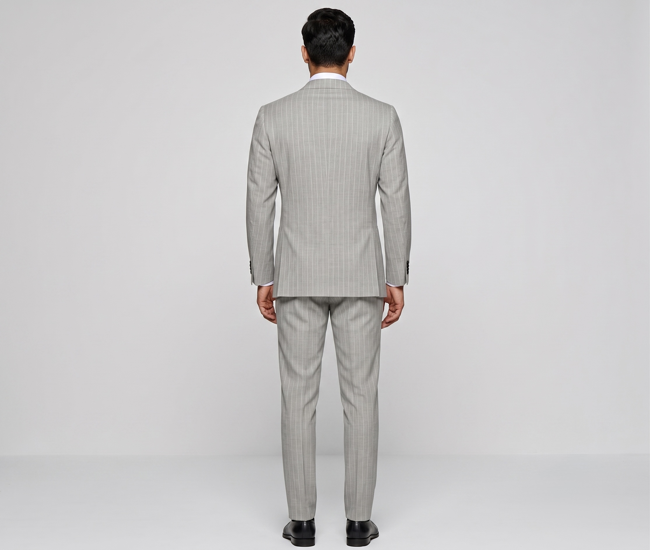 LIGHT GREY PINSTRIPE DOUBLE-BREASTED BUSINESS SUIT - Image 3