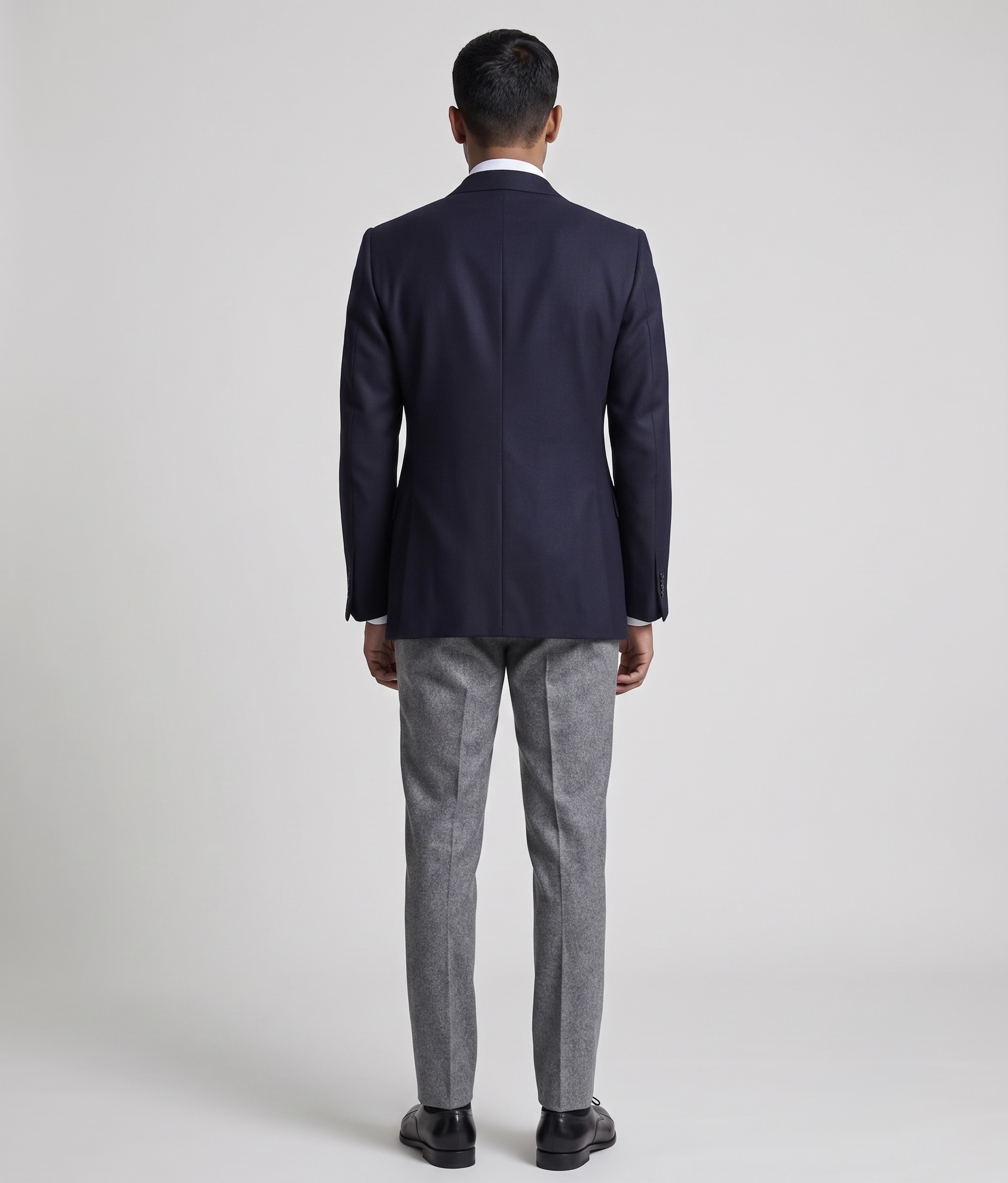 MIDNIGHT NAVY DOUBLE-BREASTED BUSINESS SUIT - Image 3